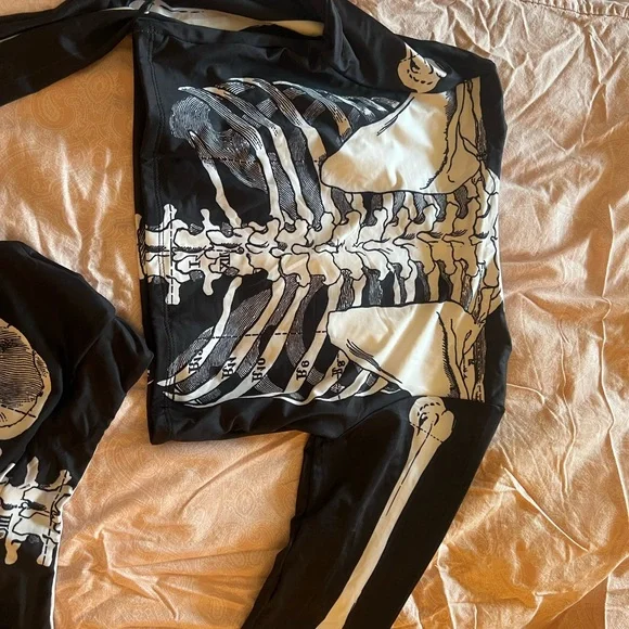 Skeleton Print Towers Bikini - Picture 3 of 3